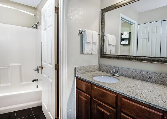Staybridge Austin By Ihg Hotel 3*